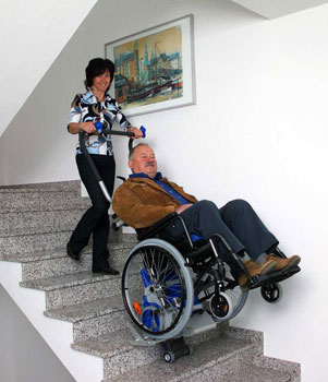 cadeira de rodas sobe escadas