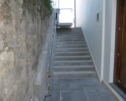 Plataforma elevatória escada recta