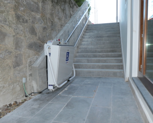 Plataforma elevatória escada recta