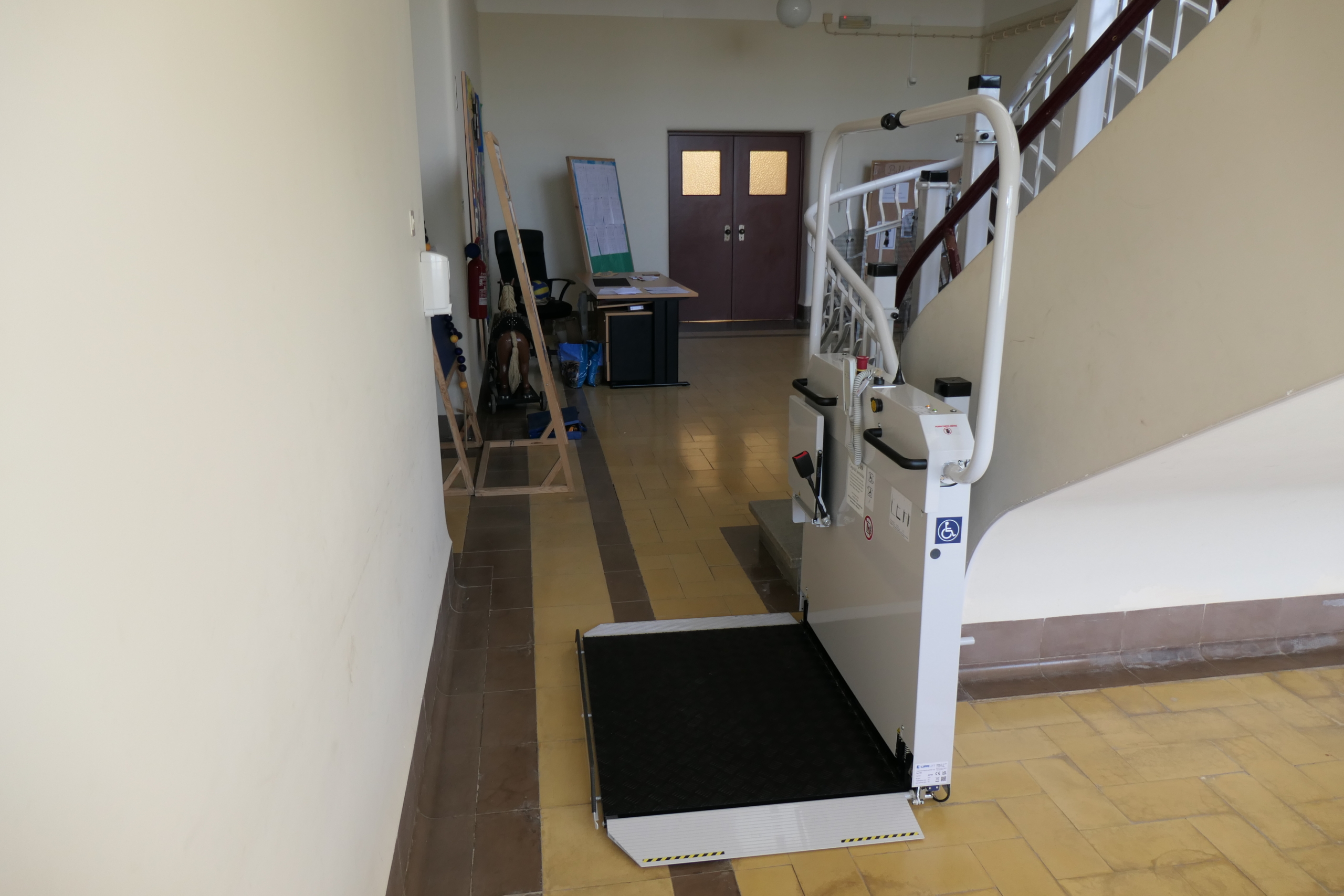 Plataforma elevador escada curva Escadafacil